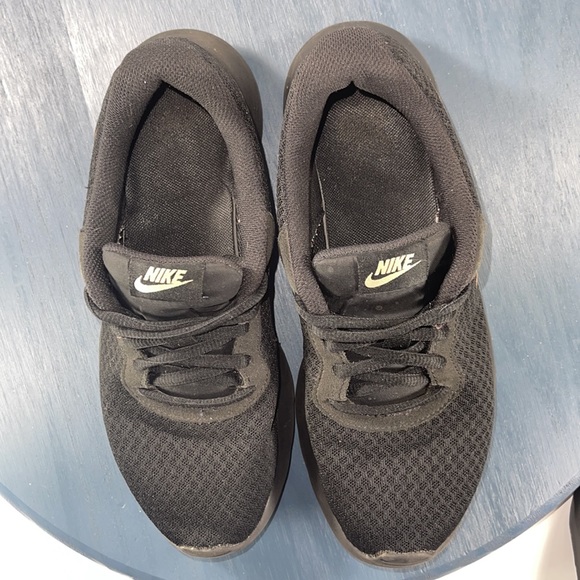 Nike Tanjun Black Metallic Rose Gold Bronze Athletic Shoes Sneakers Size… - Picture 7 of 8